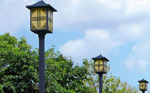 和硕庭院灯安装间距与布灯设计全解析
