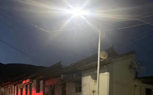 农村院子里最适合的和硕太阳能路灯亮度与安装要点 农村院子里最适合的和硕太阳能路灯亮度与安装要点